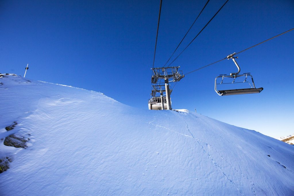 snow, mountain, ski-1940190.jpg
